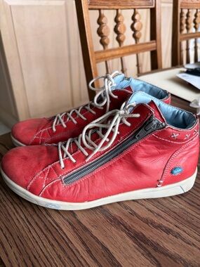 Cloud Aika High Top Womens Sneaker, sz 40 (9.5-10)